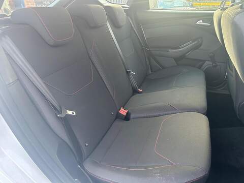 Ford Focus 1.0T EcoBoost ST-Line Hatchback 5dr Petrol Manual Euro 6 (s/s) (125 ps) - U494