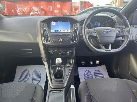 Ford Focus 1.0T EcoBoost ST-Line Hatchback 5dr Petrol Manual Euro 6 (s/s) (125 ps) - U494