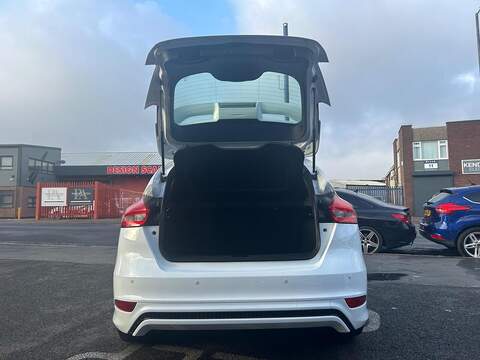 Ford Focus 1.0T EcoBoost ST-Line Hatchback 5dr Petrol Manual Euro 6 (s/s) (125 ps) - U494