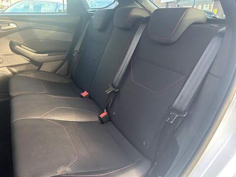 Ford Focus 1.0T EcoBoost ST-Line Hatchback 5dr Petrol Manual Euro 6 (s/s) (125 ps) - U494