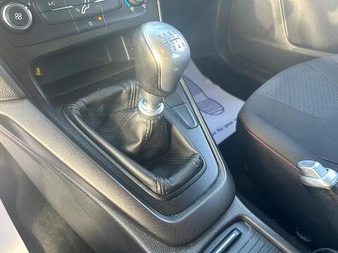 Ford Focus 1.0T EcoBoost ST-Line Hatchback 5dr Petrol Manual Euro 6 (s/s) (125 ps) - U494