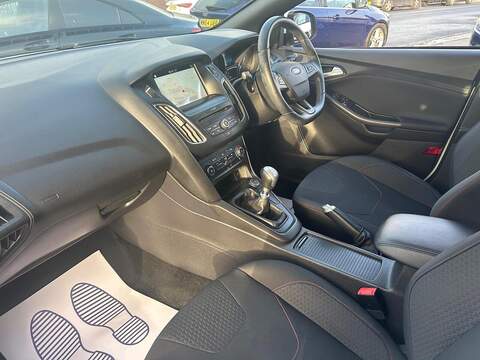 Ford Focus 1.0T EcoBoost ST-Line Hatchback 5dr Petrol Manual Euro 6 (s/s) (125 ps) - U494