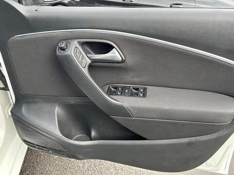 Volkswagen Polo 1.2 TSI BlueMotion Tech SE Hatchback 5dr Petrol Manual Euro 6 (s/s) (90 ps) - U496