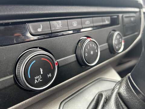 Volkswagen Transporter 2.0 BiTDI T32 Highline Kombi DSG 4Motion SWB Euro 6 (s/s) 5dr - U497