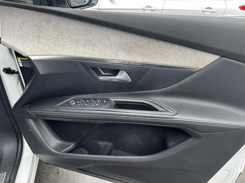 Peugeot 5008 1.2 PureTech GT Premium SUV 5dr Petrol EAT Euro 6 (s/s) (130 ps) - U498