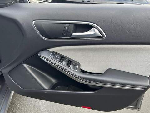 Mercedes-Benz A Class 1.5 A180 CDI ECO SE Hatchback 5dr Diesel Manual Euro 5 (s/s) (109 ps) - U499