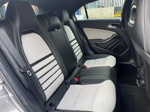 Mercedes-Benz A Class 1.5 A180 CDI ECO SE Hatchback 5dr Diesel Manual Euro 5 (s/s) (109 ps) - U499