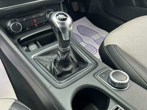 Mercedes-Benz A Class 1.5 A180 CDI ECO SE Hatchback 5dr Diesel Manual Euro 5 (s/s) (109 ps) - U499