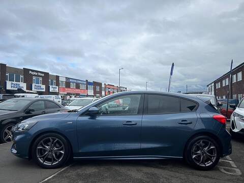 Ford Focus 1.0T EcoBoost ST-Line Hatchback 5dr Petrol Manual Euro 6 (s/s) (125 ps) - U500