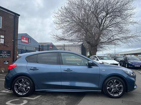 Ford Focus 1.0T EcoBoost ST-Line Hatchback 5dr Petrol Manual Euro 6 (s/s) (125 ps) - U500