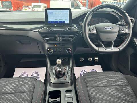 Ford Focus 1.0T EcoBoost ST-Line Hatchback 5dr Petrol Manual Euro 6 (s/s) (125 ps) - U500