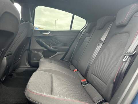 Ford Focus 1.0T EcoBoost ST-Line Hatchback 5dr Petrol Manual Euro 6 (s/s) (125 ps) - U500