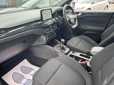 Ford Focus 1.0T EcoBoost ST-Line Hatchback 5dr Petrol Manual Euro 6 (s/s) (125 ps) - U500