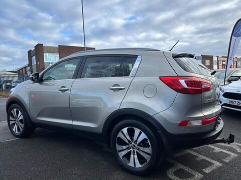 Kia Sportage 2.0 CRDi First Edition SUV 5dr Diesel Manual AWD Euro 5 (134 bhp) - U501