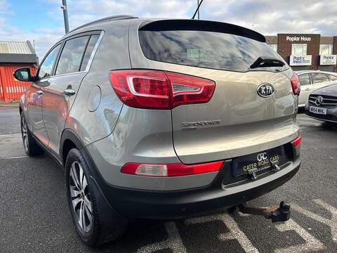 Kia Sportage 2.0 CRDi First Edition SUV 5dr Diesel Manual AWD Euro 5 (134 bhp) - U501