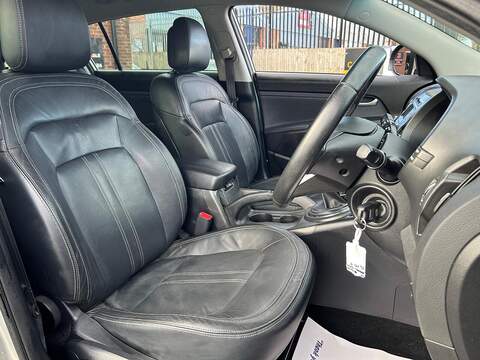 Kia Sportage 2.0 CRDi First Edition SUV 5dr Diesel Manual AWD Euro 5 (134 bhp) - U501