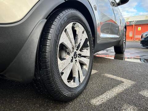 Kia Sportage 2.0 CRDi First Edition SUV 5dr Diesel Manual AWD Euro 5 (134 bhp) - U501