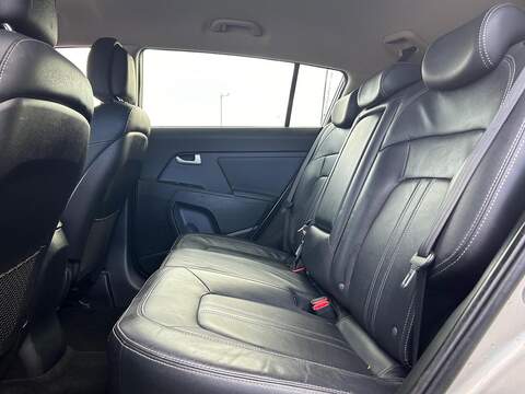 Kia Sportage 2.0 CRDi First Edition SUV 5dr Diesel Manual AWD Euro 5 (134 bhp) - U501