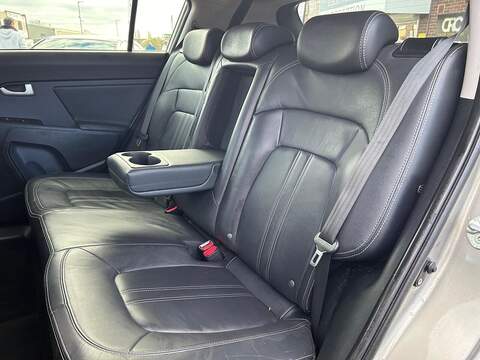 Kia Sportage 2.0 CRDi First Edition SUV 5dr Diesel Manual AWD Euro 5 (134 bhp) - U501