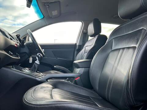 Kia Sportage 2.0 CRDi First Edition SUV 5dr Diesel Manual AWD Euro 5 (134 bhp) - U501