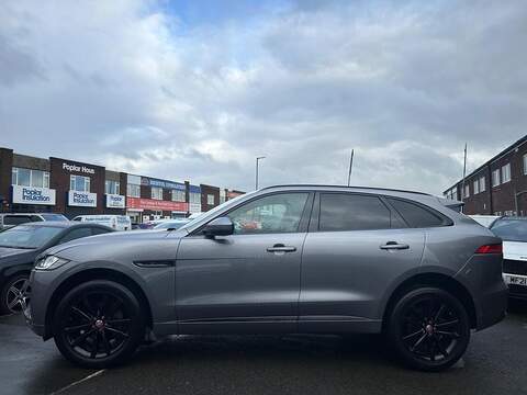 Jaguar F-PACE 2.0 D180 Chequered Flag SUV 5dr Diesel Auto AWD Euro 6 (s/s) (180 ps) - U502