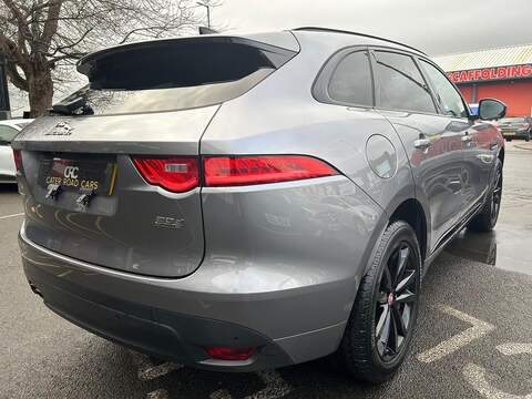 Jaguar F-PACE 2.0 D180 Chequered Flag SUV 5dr Diesel Auto AWD Euro 6 (s/s) (180 ps) - U502