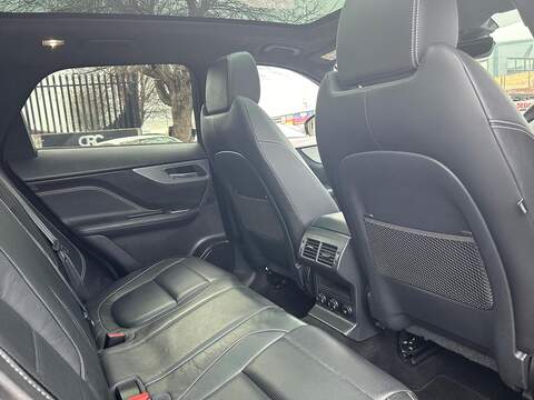 Jaguar F-PACE 2.0 D180 Chequered Flag SUV 5dr Diesel Auto AWD Euro 6 (s/s) (180 ps) - U502