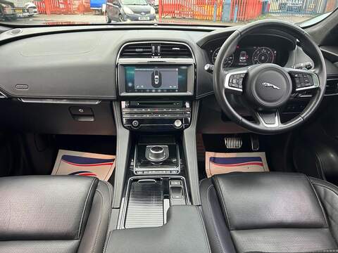 Jaguar F-PACE 2.0 D180 Chequered Flag SUV 5dr Diesel Auto AWD Euro 6 (s/s) (180 ps) - U502