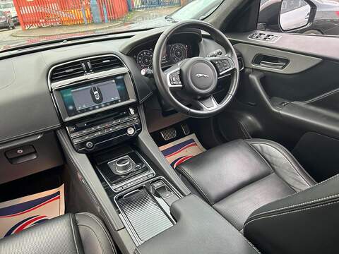 Jaguar F-PACE 2.0 D180 Chequered Flag SUV 5dr Diesel Auto AWD Euro 6 (s/s) (180 ps) - U502