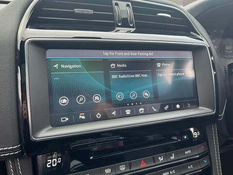 Jaguar F-PACE 2.0 D180 Chequered Flag SUV 5dr Diesel Auto AWD Euro 6 (s/s) (180 ps) - U502