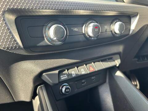 Audi A1 1.0 TFSI 30 S line Sportback 5dr Petrol Manual Euro 6 (s/s) (116 ps) - U504