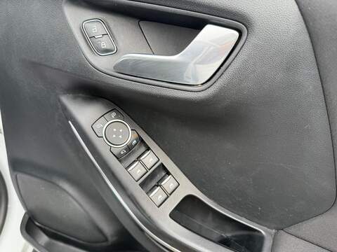 Ford Puma 1.0T EcoBoost MHEV ST-Line SUV 5dr Petrol Manual Euro 6 (s/s) (125 ps) - U516