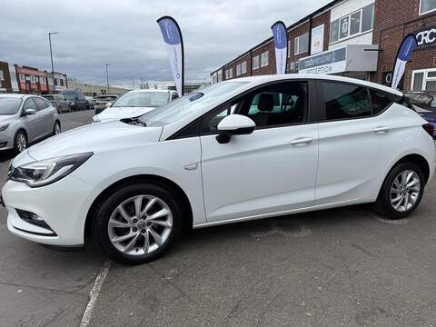 Vauxhall Astra 1.0i Turbo ecoTEC Design Hatchback 5dr Petrol Manual Euro 6 (s/s) (105 ps) - U517