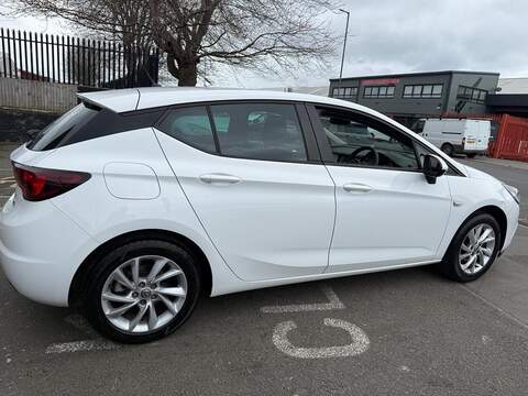 Vauxhall Astra 1.0i Turbo ecoTEC Design Hatchback 5dr Petrol Manual Euro 6 (s/s) (105 ps) - U517
