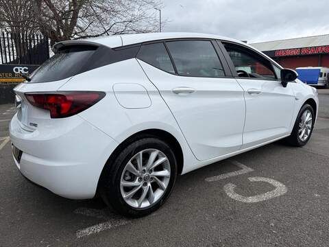 Vauxhall Astra 1.0i Turbo ecoTEC Design Hatchback 5dr Petrol Manual Euro 6 (s/s) (105 ps) - U517