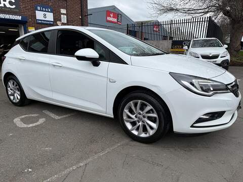 Vauxhall Astra 1.0i Turbo ecoTEC Design Hatchback 5dr Petrol Manual Euro 6 (s/s) (105 ps) - U517