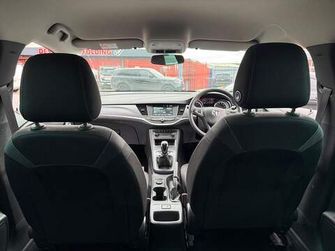 Vauxhall Astra 1.0i Turbo ecoTEC Design Hatchback 5dr Petrol Manual Euro 6 (s/s) (105 ps) - U517