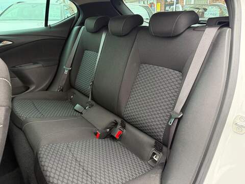 Vauxhall Astra 1.0i Turbo ecoTEC Design Hatchback 5dr Petrol Manual Euro 6 (s/s) (105 ps) - U517