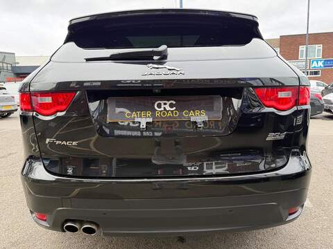 Jaguar F-PACE 2.0 D180 Chequered Flag SUV 5dr Diesel Auto AWD Euro 6 (s/s) (180 ps) - U519