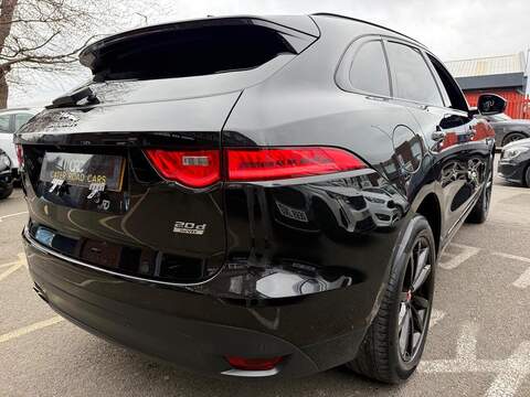 Jaguar F-PACE 2.0 D180 Chequered Flag SUV 5dr Diesel Auto AWD Euro 6 (s/s) (180 ps) - U519