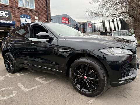 Jaguar F-PACE 2.0 D180 Chequered Flag SUV 5dr Diesel Auto AWD Euro 6 (s/s) (180 ps) - U519