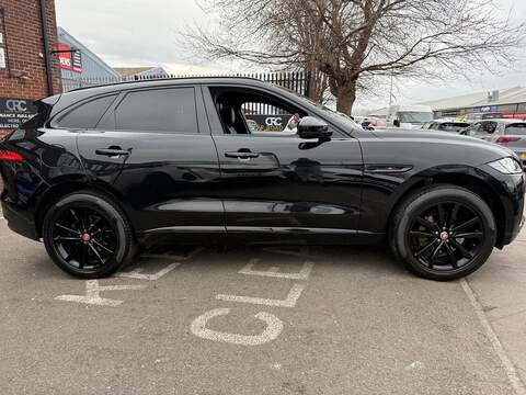 Jaguar F-PACE 2.0 D180 Chequered Flag SUV 5dr Diesel Auto AWD Euro 6 (s/s) (180 ps) - U519