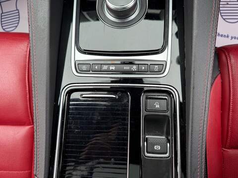 Jaguar F-PACE 2.0 D180 Chequered Flag SUV 5dr Diesel Auto AWD Euro 6 (s/s) (180 ps) - U519