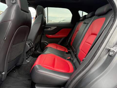 Jaguar F-PACE 2.0 D180 Chequered Flag SUV 5dr Diesel Auto AWD Euro 6 (s/s) (180 ps) - U519