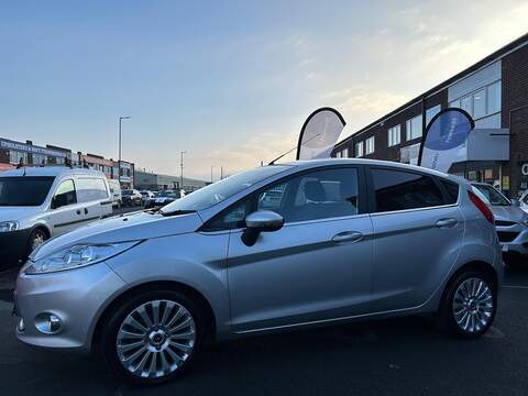 Ford Fiesta Fiesta 1.6 Titanium 5dr - U52