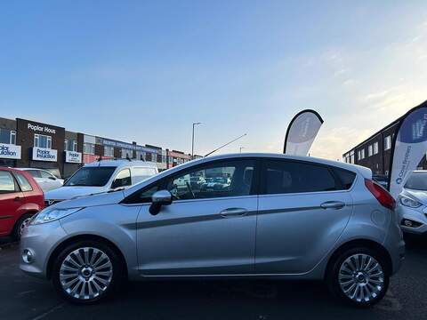 Ford Fiesta Fiesta 1.6 Titanium 5dr - U52