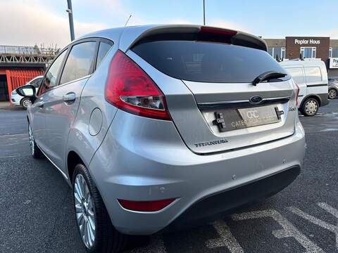Ford Fiesta Fiesta 1.6 Titanium 5dr - U52