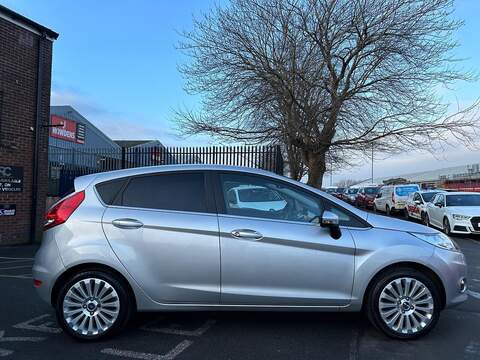 Ford Fiesta Fiesta 1.6 Titanium 5dr - U52