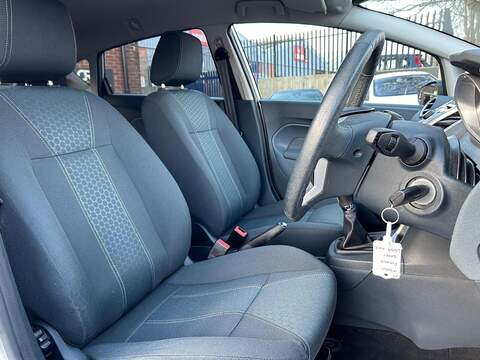 Ford Fiesta Fiesta 1.6 Titanium 5dr - U52