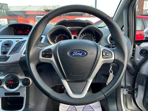Ford Fiesta Fiesta 1.6 Titanium 5dr - U52